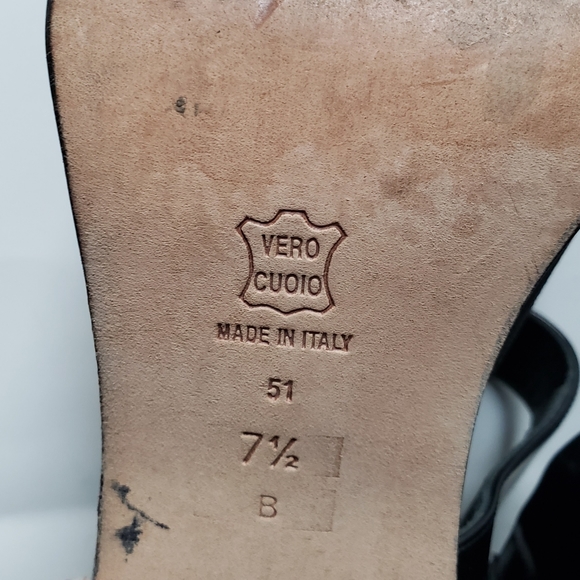 Via Spiga | T-strap Block Heels - Picture 12 of 13